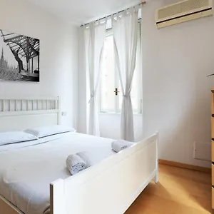  Apartamento Primopiano - Copernico 49 Italia